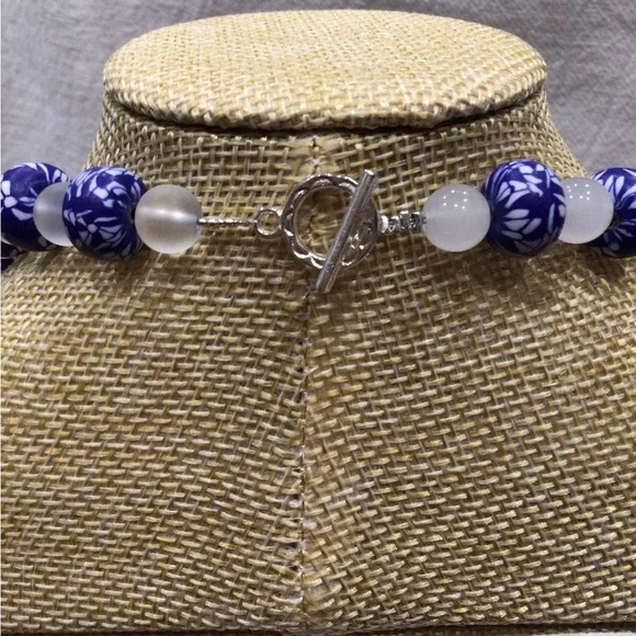 Asian inspired Chic Blue and White Beaded Necklace and Earring Set - Picture 4 of 7